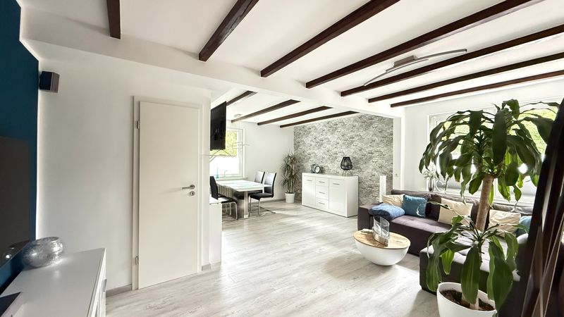 ruhige Wohnung am Waldrand mit Dachterrasse, Garten und Sauna